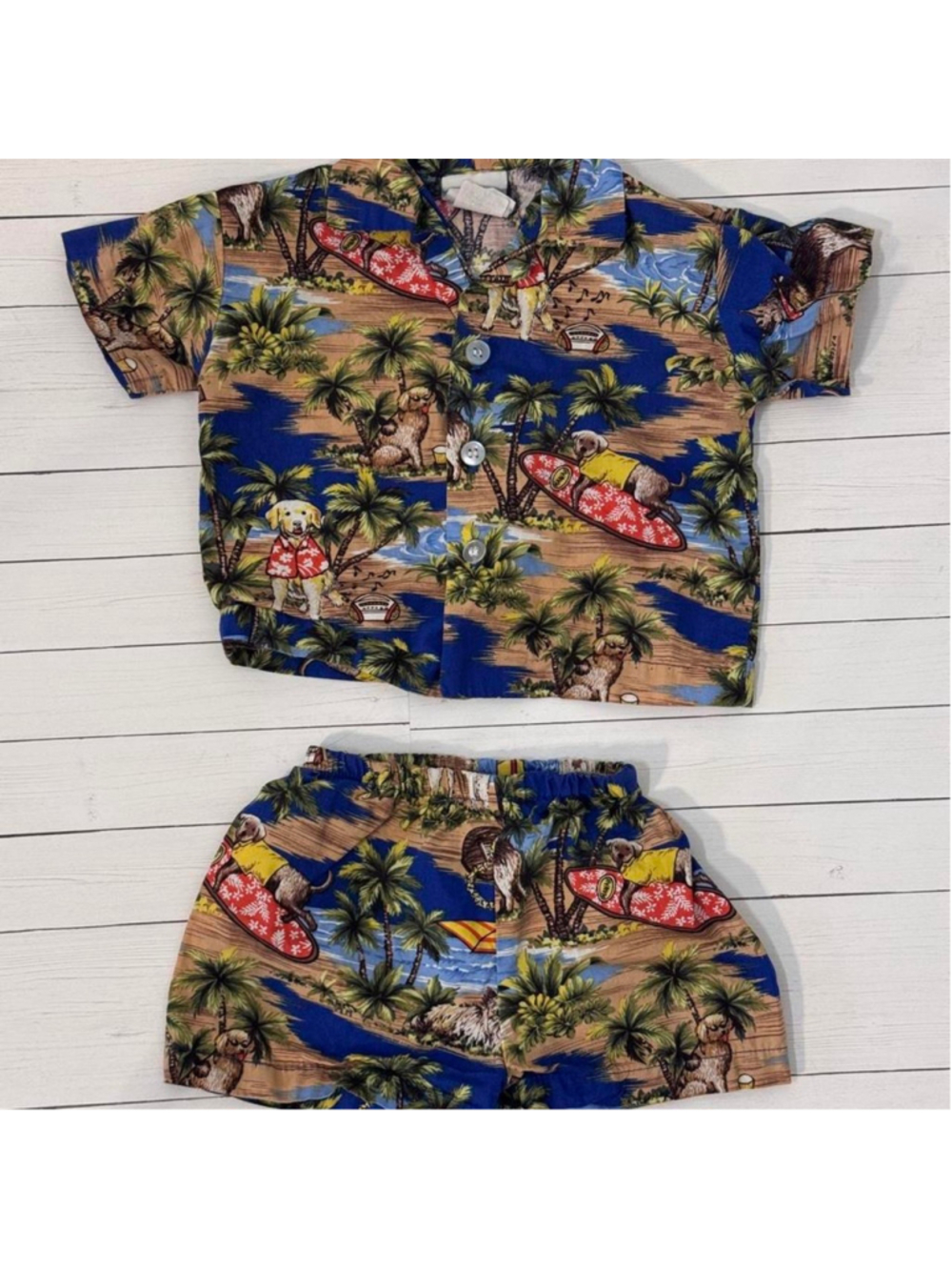 Vintage Hawaiian Dog Surfing Cotton Shirt and Shorts Set
Size 6M
Blue background